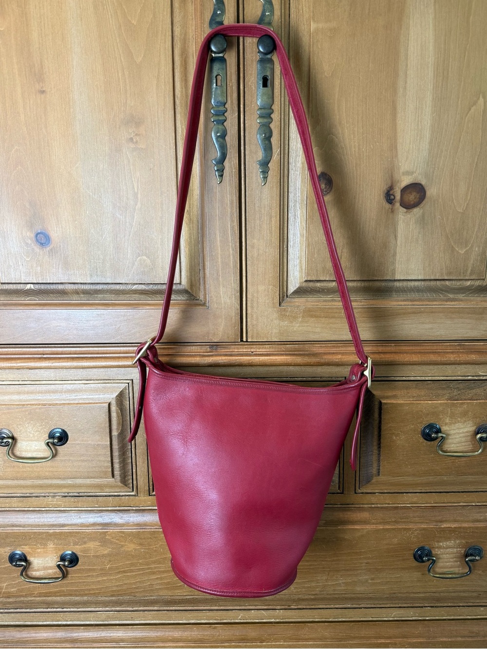 Coach Vintage Classic Red Leather Bucket Shoulder Bag 9953